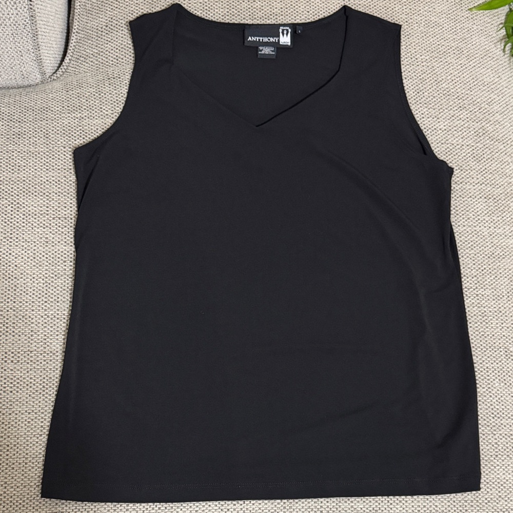 Antthony Women's Classic Black Tank Top